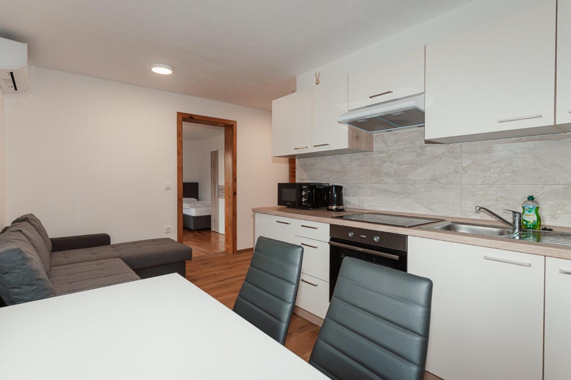 Apartmaji Laznik Apartment